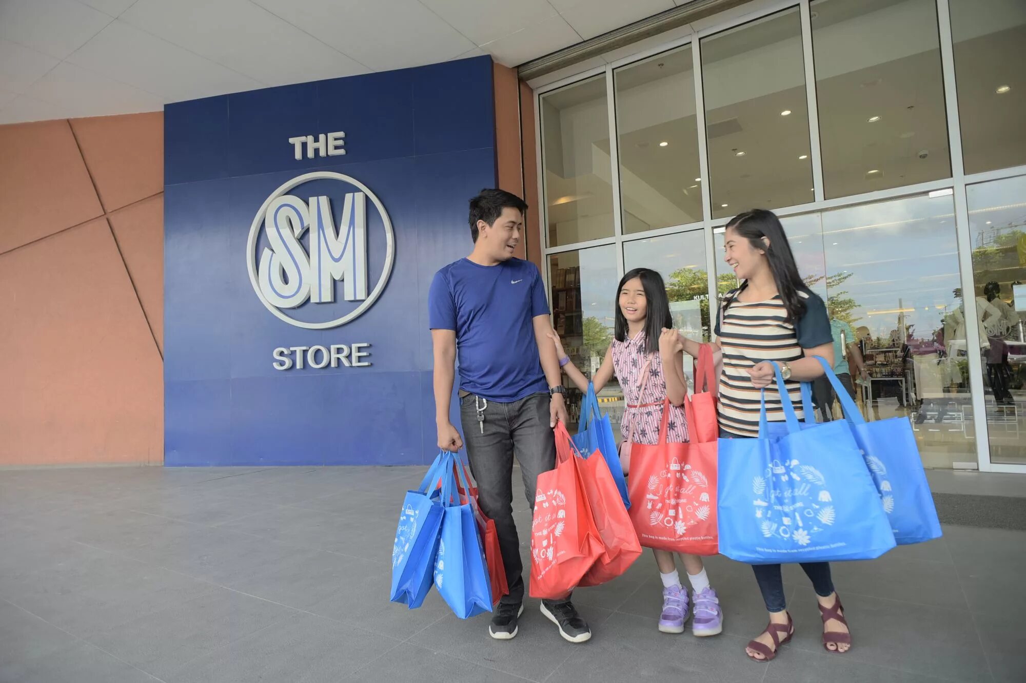 Sm store. Shopping spree. sm online store.