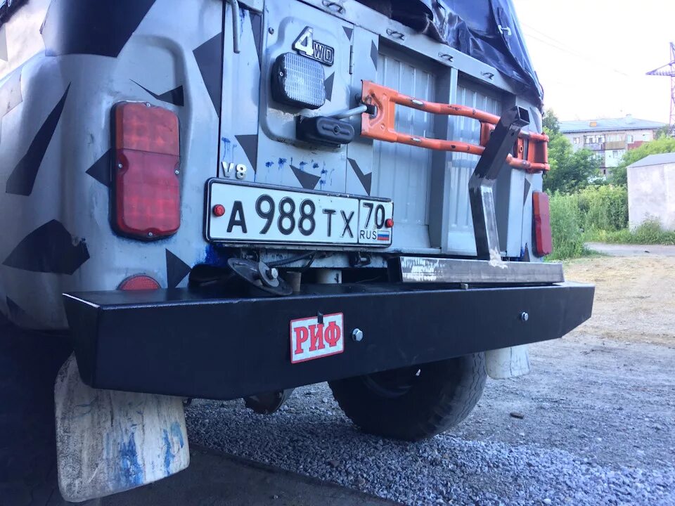 Бампер уаз задний с калиткой. Задний бампер на уаз 469 с калиткой под запаску. задний бампер с калиткой уаз 469. калитка под запаску уаз 469. калитка на бампер риф уаз 469.