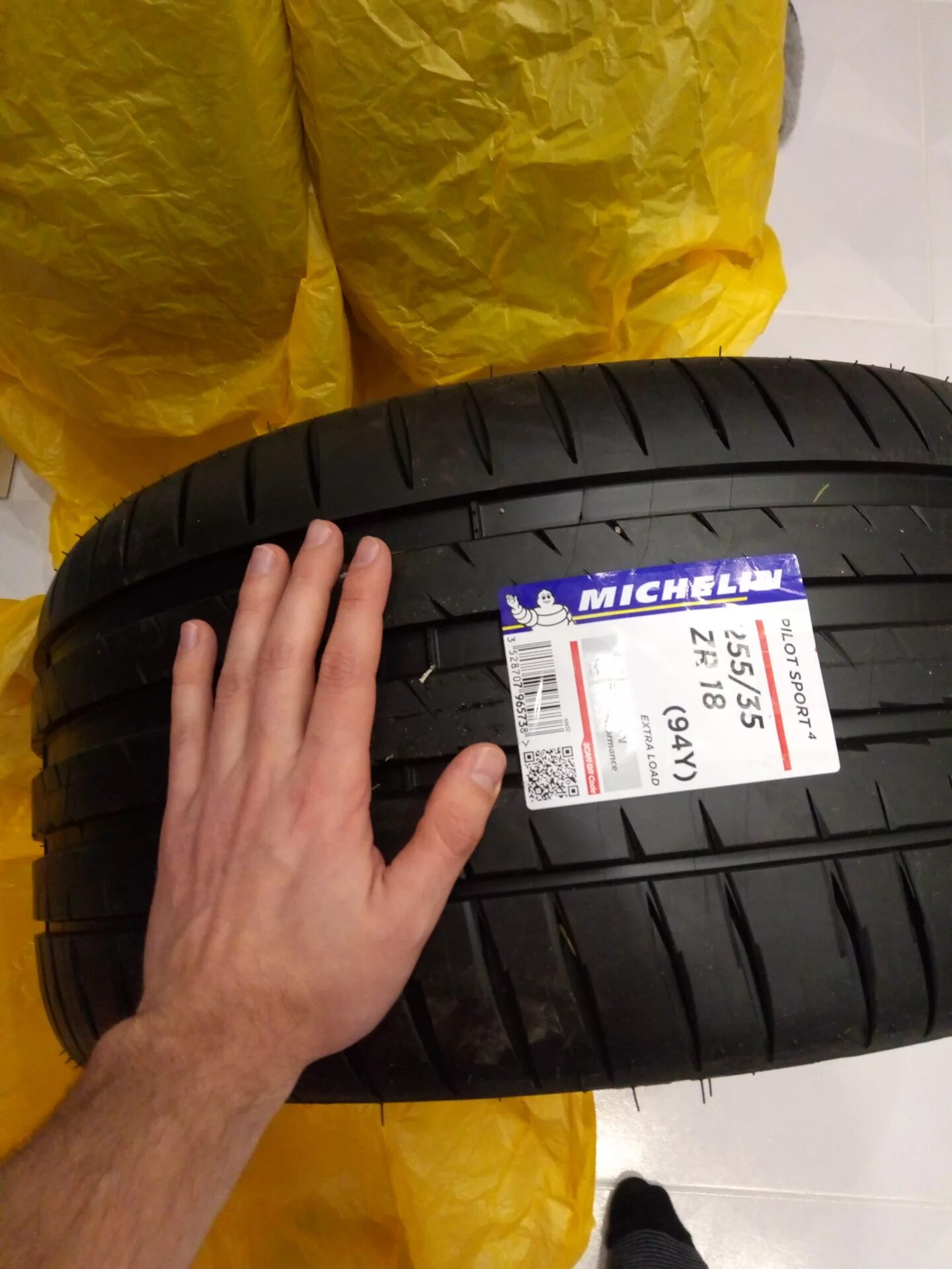 Michelin pilot sport suv отзывы. Мишлен пилот 4. Резина Мишлен пилот спорт 4. Мишлен 4s Омологация. Michelin Pilot Sport 6.