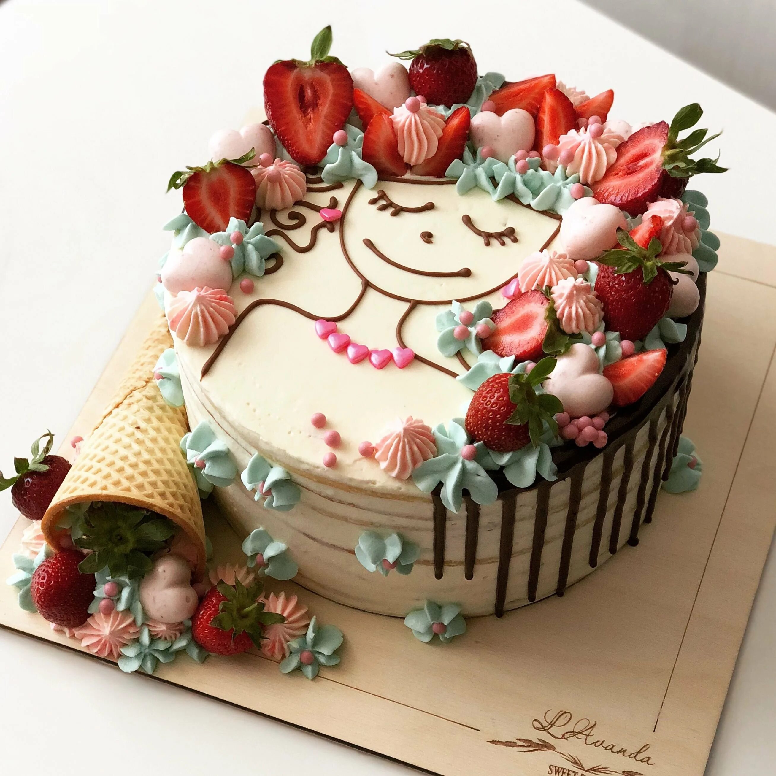 Необычный декор торта. Оригинальные дизайны тортов. Дизайнерские торты,необычные. Пирожное трухлявый пень. Необычные торты.