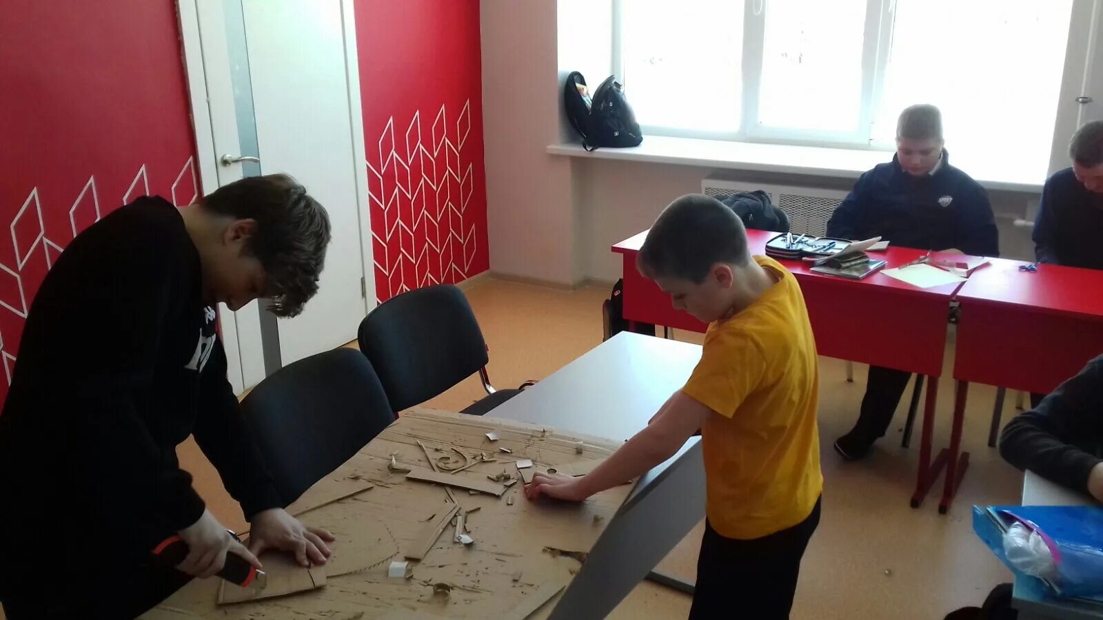 изделия на уроках труда. проектная работа по технологии 8 класс для мальчиков. урок труда. уроки технологии 5 7 класс. поделки на уроках технологии мальчики.