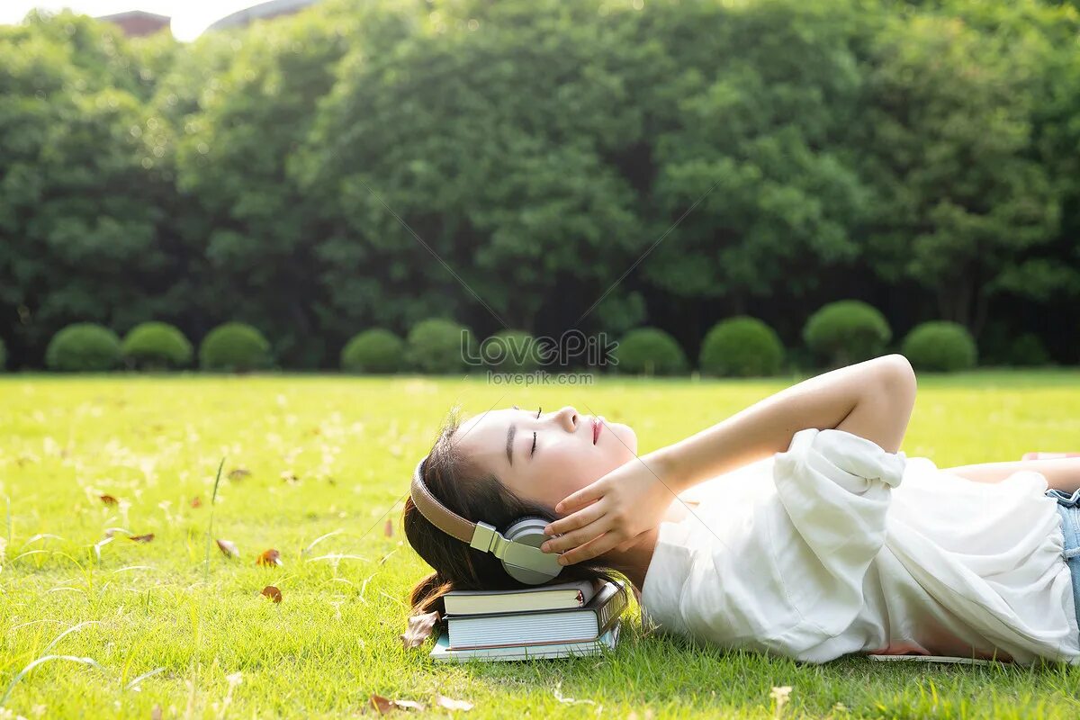 Grass listening