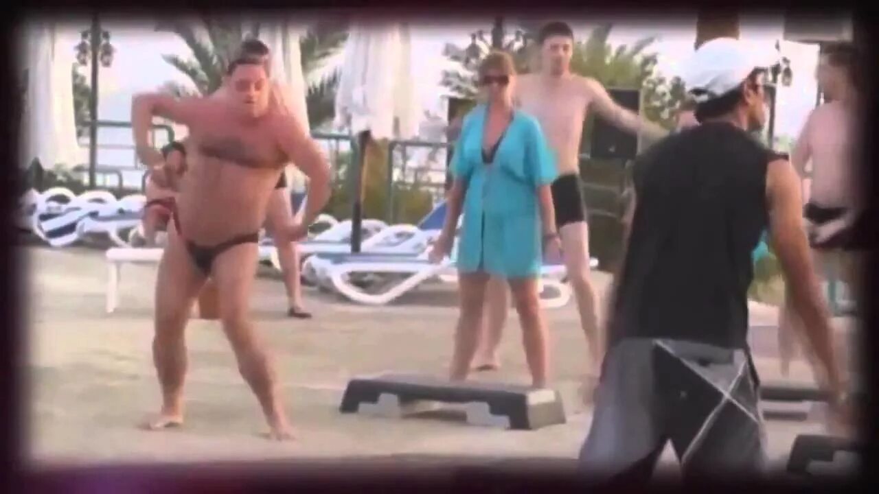Танцуем прикольно видео. Пьяные танцы. видео приколы 2013. приколы с танцами видео самые смешные. пьяные танцы приколы.