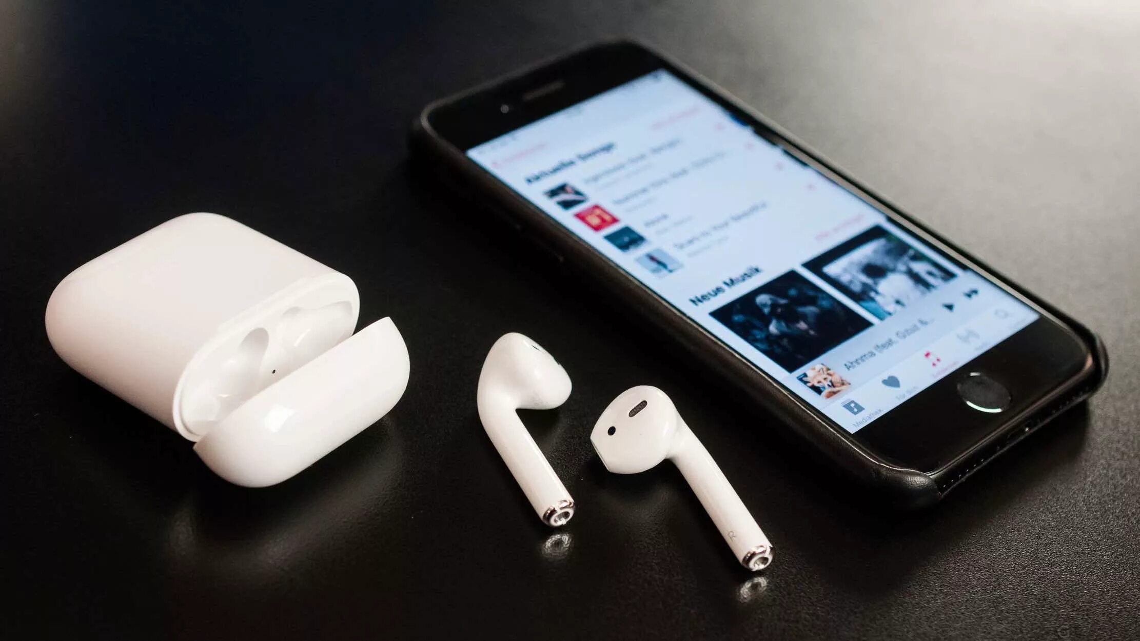 Аэрподс 2. Iphone AIRPODS 2. Аирподс 2 айфон. Iphone AIRPODS Pro 2. AIRPODS iphone 6.