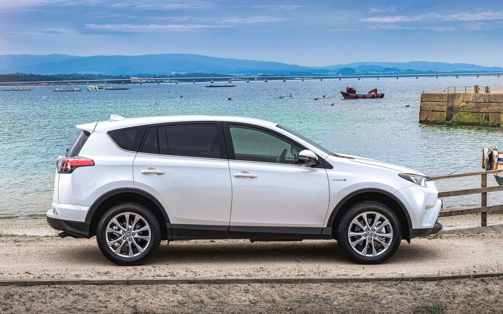 4 02 2016. Тойота рав 4 2016 белая. тойота rav4 2016. тойота рав 4 2015. toyota rav4 4x4.