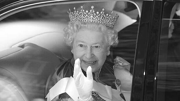 Queen Elizabeth II's Most Glamorous Jewels and Tiaras Tiaras reais, Princesa eli