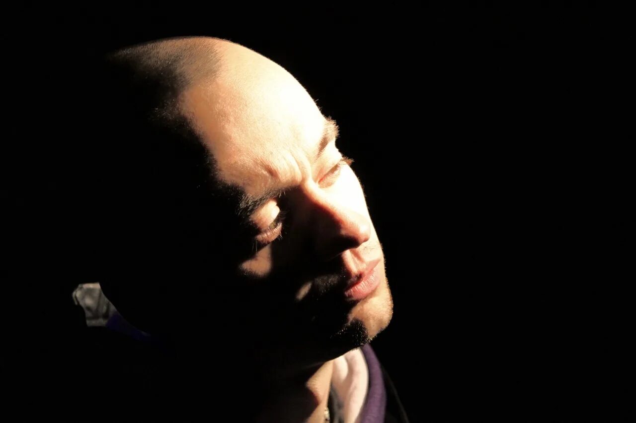 Репер гр. Рэп тут. Читает рэп мем. Рэп тут. Обложка альбома хоми.