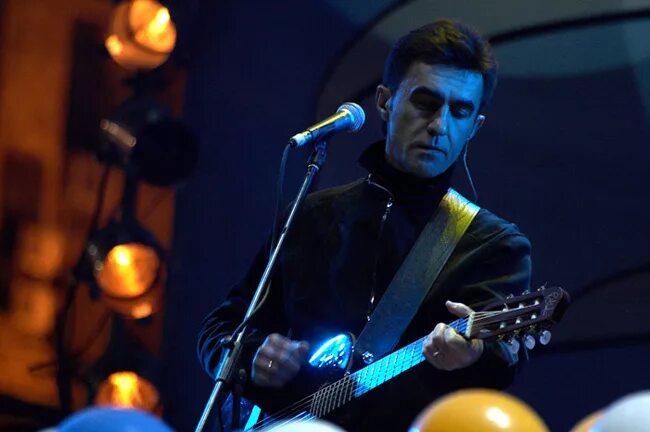 байкер на мотоцикле. байк бутусов. рокеры на мотоциклах. крутой байкер. рокеры на мотоциклах.