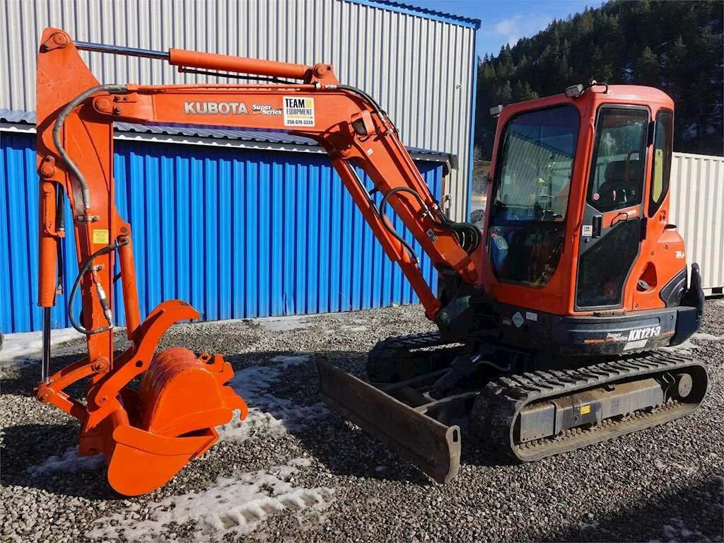 Купить мини экскаватор кубота. Kubota KX 121-3a. Кубота kx121-3. Мини экскаватор Kubota kx121-3. Миниэкскаватор куболтп.