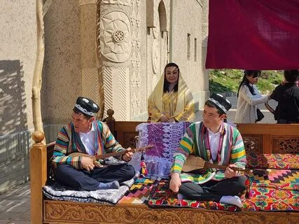 Порно кеуделі аққұбалар және қара әтеш