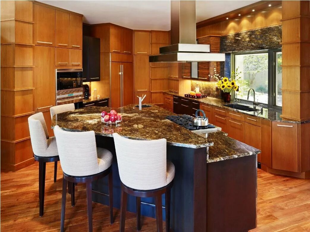 Дорогая кухня в современном стиле. Шикарная современная кухня. Большая современная кухня. Кухня с понорамнымокном. Роскошная кухня.