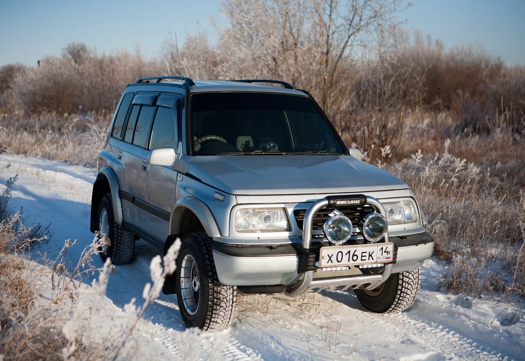 Сузуки эскудо 1 поколение. Сузуки эскудо 1996. Фотосессия Suzuki Escudo. Тюнинг эскудо 1 поколения. Сузуки эскудо отзывы