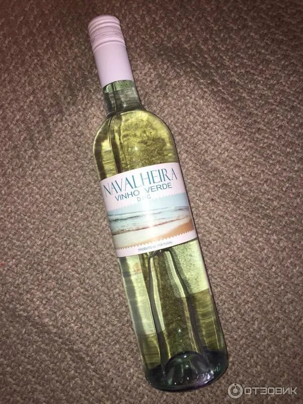 Вино верди белое. Вино белое сухое португалия. Vinho verde португалия зеленое вино. Вино винью верде португалия. Вино верди белое.