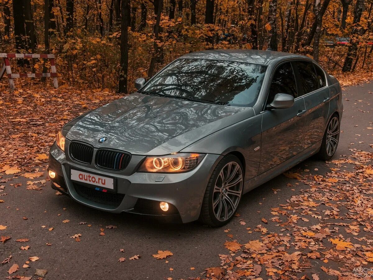 Бмв 3 90. BMW 325i e90. BMW e90 Grey. БМВ е90 серая. Серая BMW 3 e90.