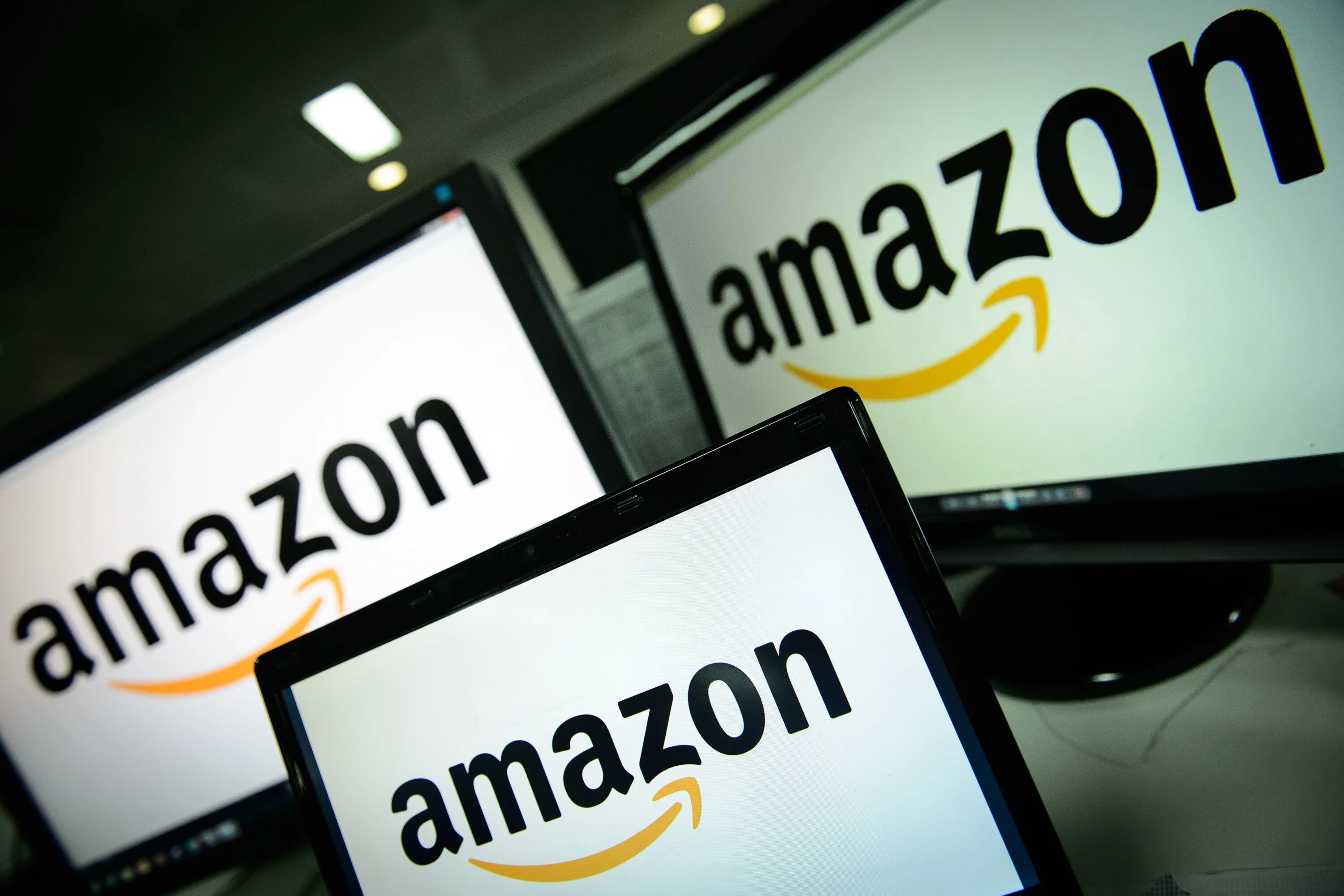Amazon d. Амазон. The Amazon. Компания Амазон. Amazon интернет магазин.