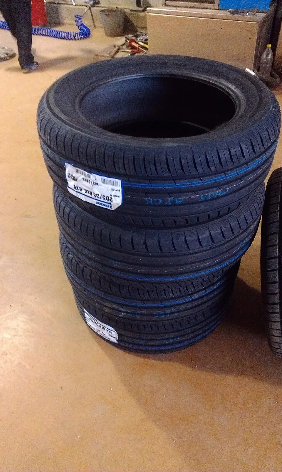 Toyo proxes cf2. Летняя резина тоя proxes 205/55 r16. 225/55/17 toyo drb v. Toyo drb 205/55/16. Шины тойо лето 205.