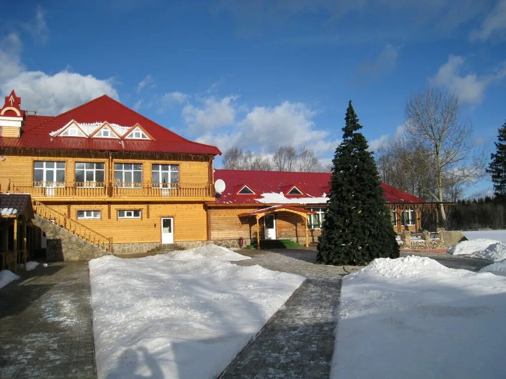 Валдайская усадьба бологое. Бологое отдых. База отдыха озерный бологое. Валдайская усадьба база отдыха бологое. Озеро бологое тверской области.