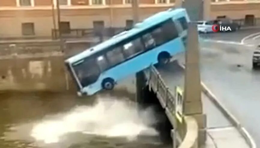 Автобус утонул в санкт петербурге сегодня. Автобус утонул в санкт петербурге сегодня