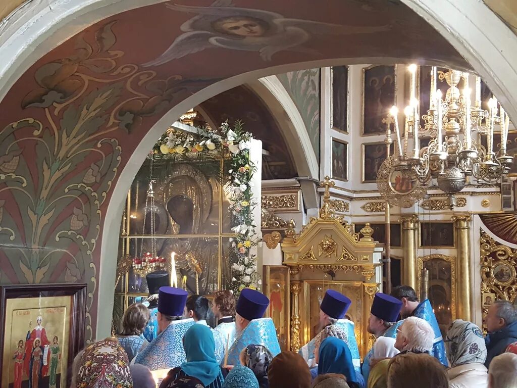 богослужение в храме измайлово. храм рождества христова в измайлово. церковь рождества христова в измайлове москва. протоиерей дмитрий шпанько троицкий храм поселок измайлово. богослужение в храме измайлово.