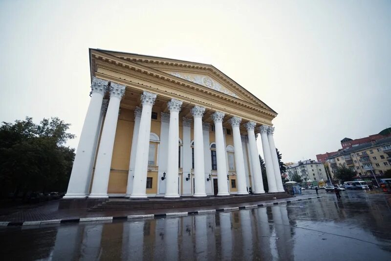 Рязанский театр драмы театральная площадь 7а отзывы. Рязанский драматический театр. Театр драмы рязань. Театр драмы рязань зал. Театральная площадь рязань.