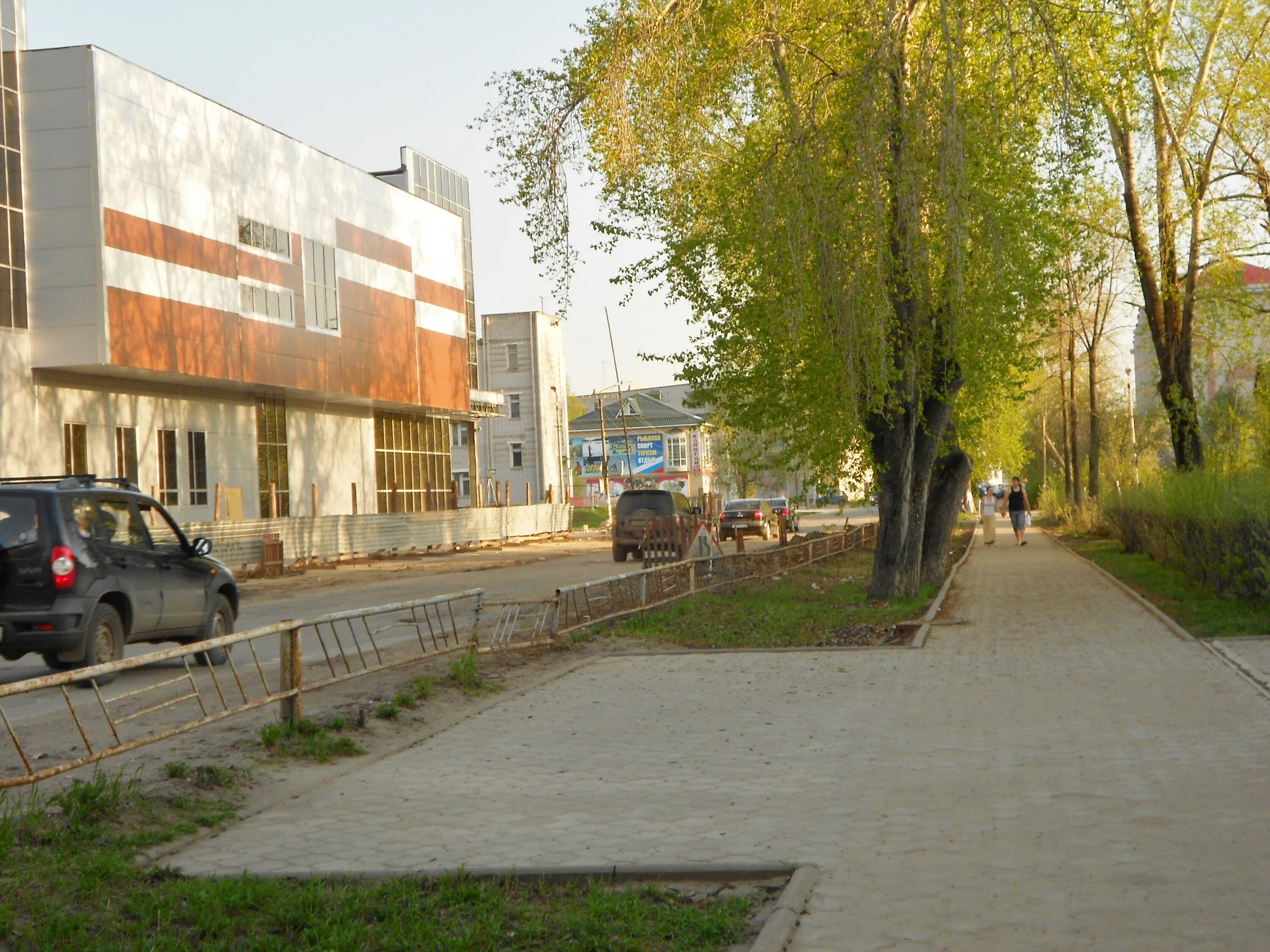 Торговый центр Невский (Котлас) - 15 магазинов, парковка, часы работы, как добра