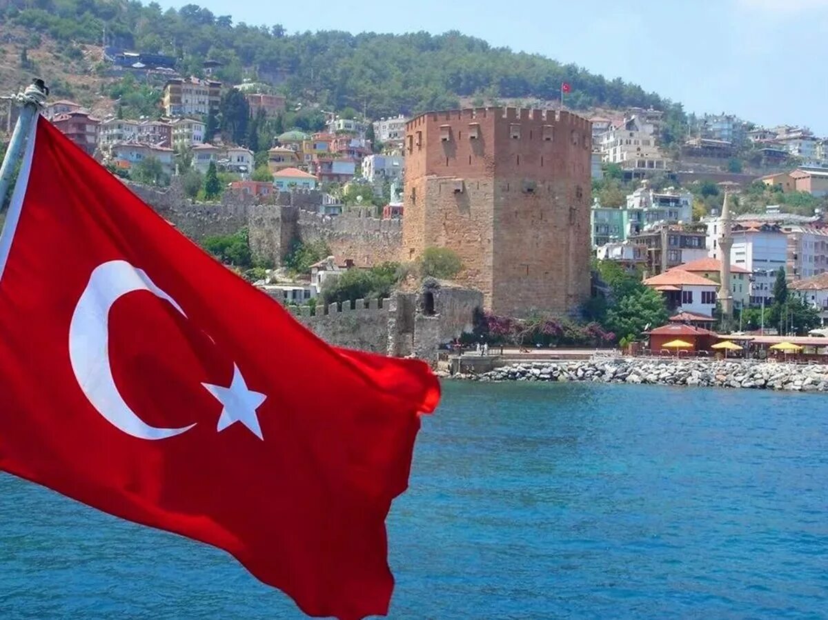Turkey турция. Турция море флаг Босфор. Флаг Алании Турция. Турция Анталия флаг. Аланья турецкий флаг.