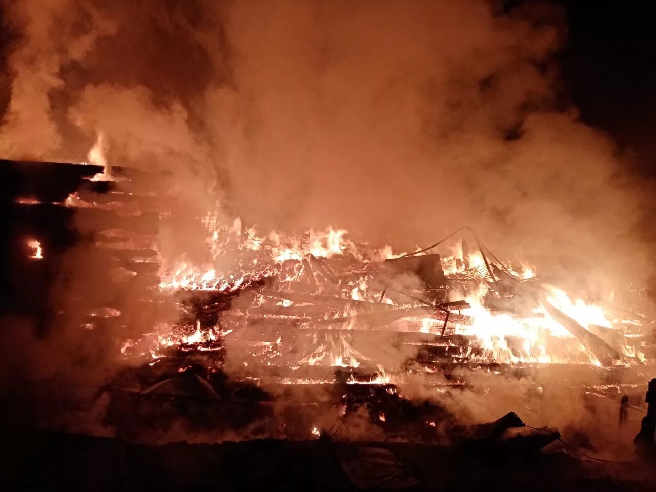 Пожар в Таксимо. Пожар в Бурятии 2015. ЧС В Бурятии. Пожар в Таксимо сегодня.
