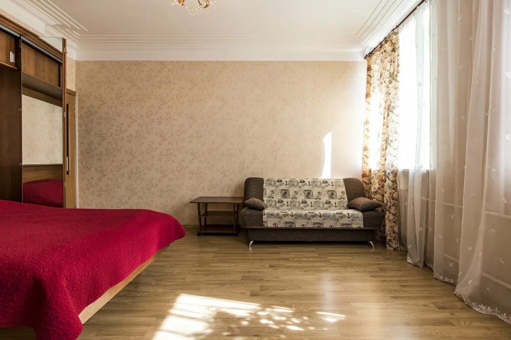 Комната метро горьковская. Комната метро горьковская. Гостиница рядом с метро парк культуры москва. Каменноостровский проспект дом 2006 года. Санкт петербург вытянутые комнаты.