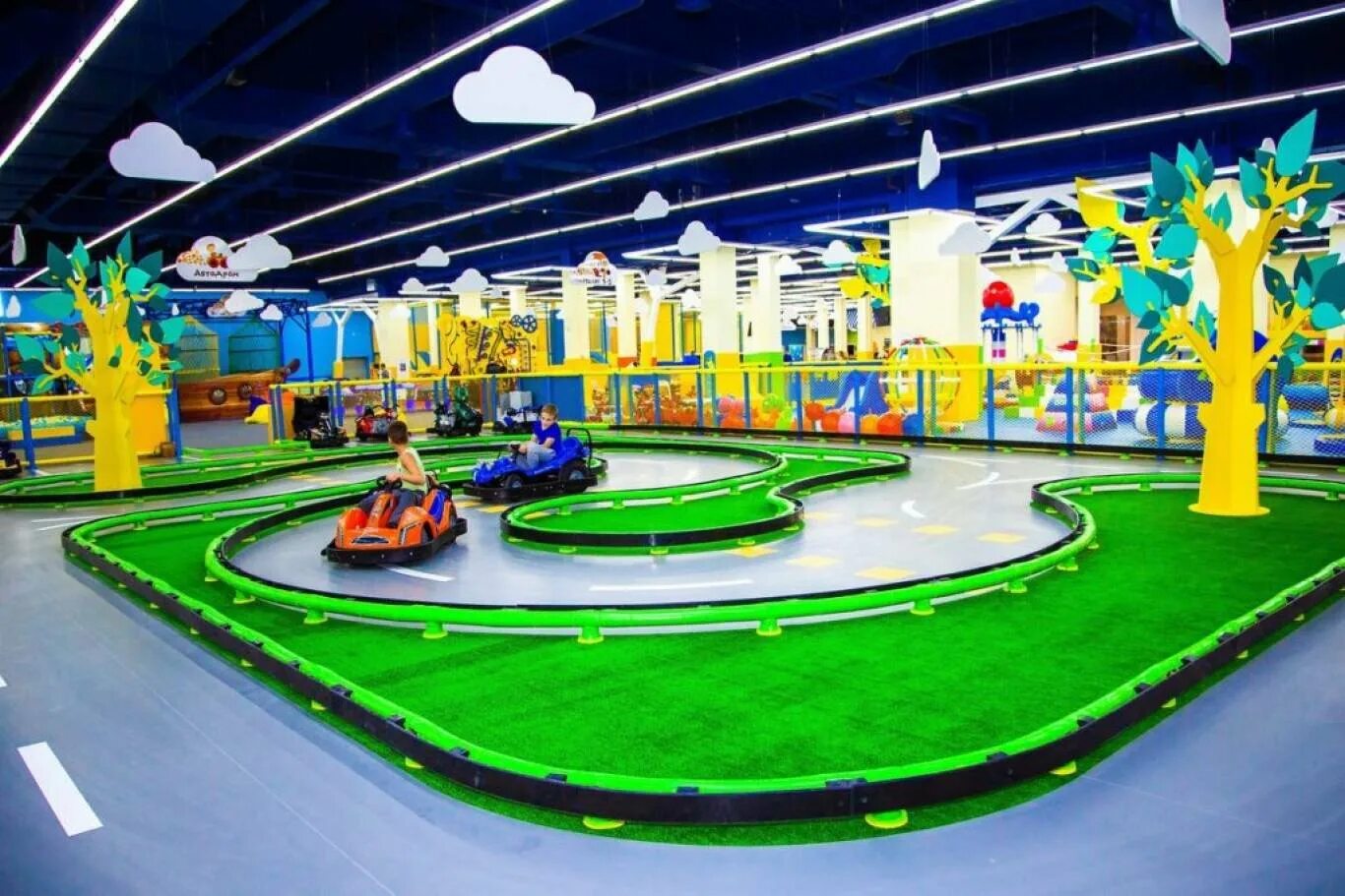 Развлекательная комната для детей. Детские центры. Парк развлечений космик ярославль. Мадагаскар тольятти детский развлекательный центр джангл. Детские центры сити.
