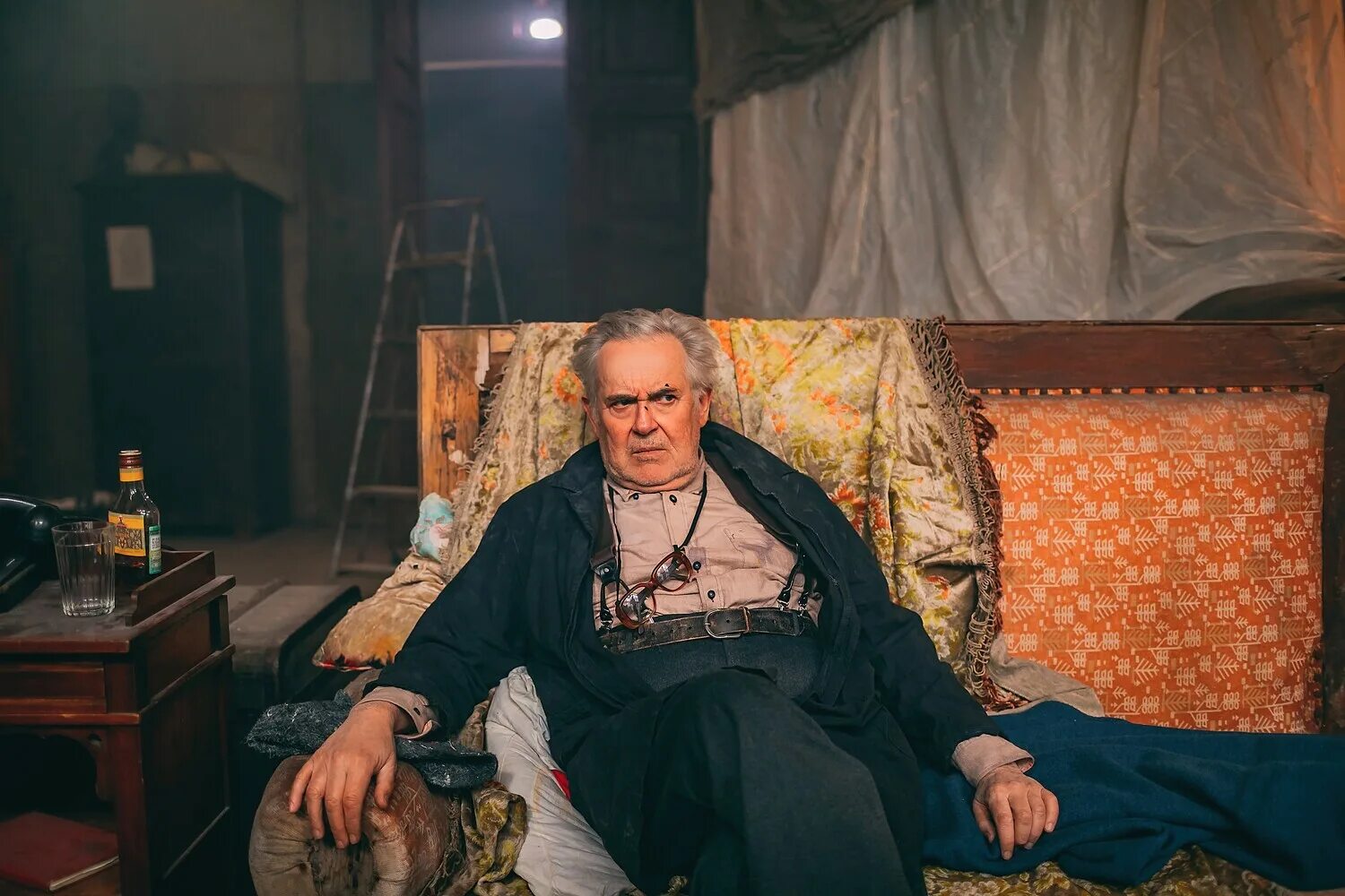 Стоянов пять процентов. Съемки кино. Деннис мучитель рождества. Скорбное бесчувствие фильм 1986. Современные фильмы.