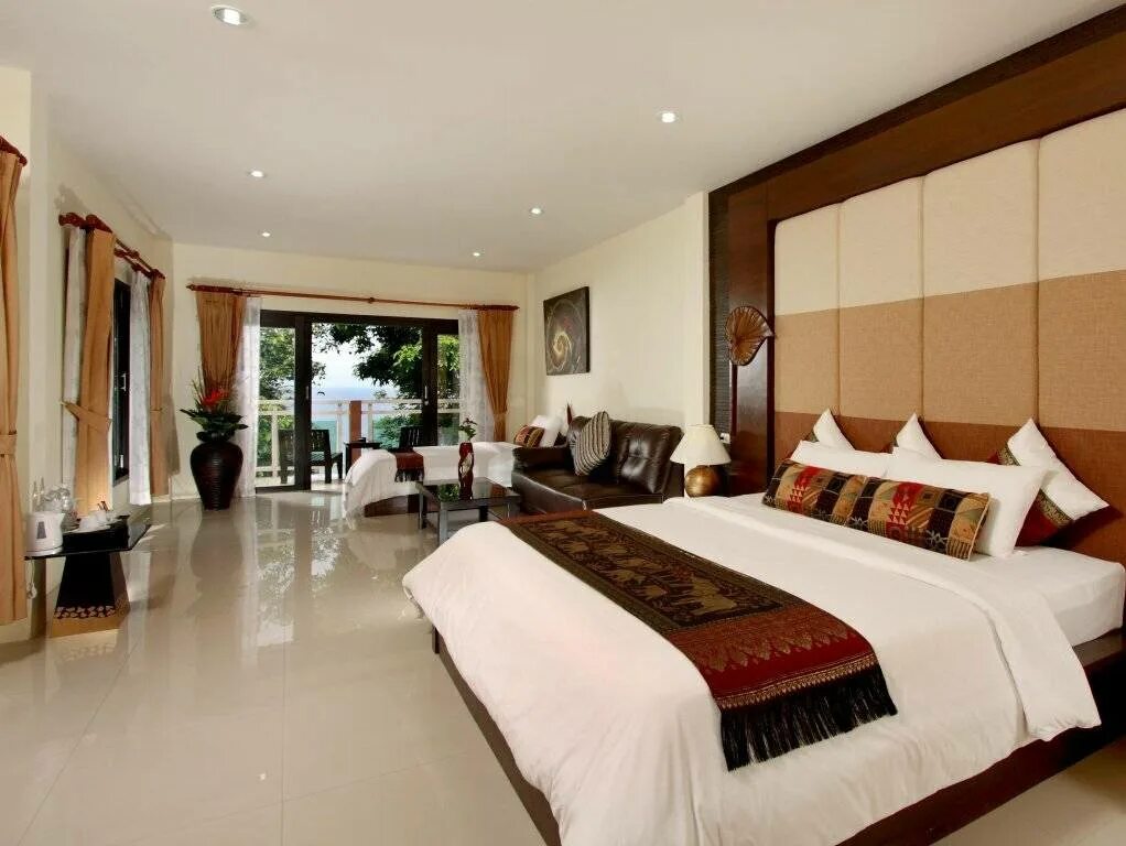 Ashlee hub hotel patong 3*. Отель пхукет mandarava resort. Патонг пхукет. Secret cliff resort & restaurant 3*. Хорошие отели пхукета 4.