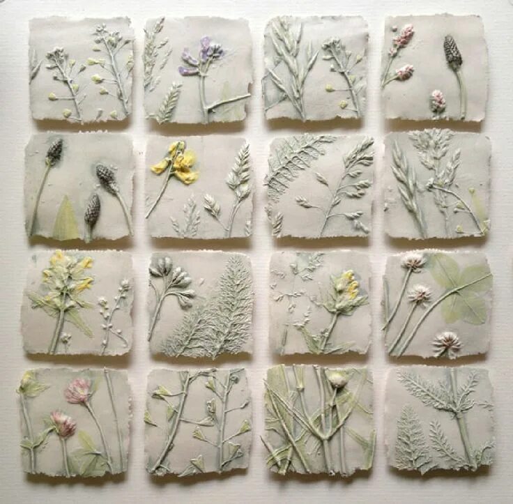 Рейчел дейн ботанический барельеф. Трава на глине. Гипсовый ботанический барельеф. Мускари ботанический барельеф. Оттиски растений на глине.