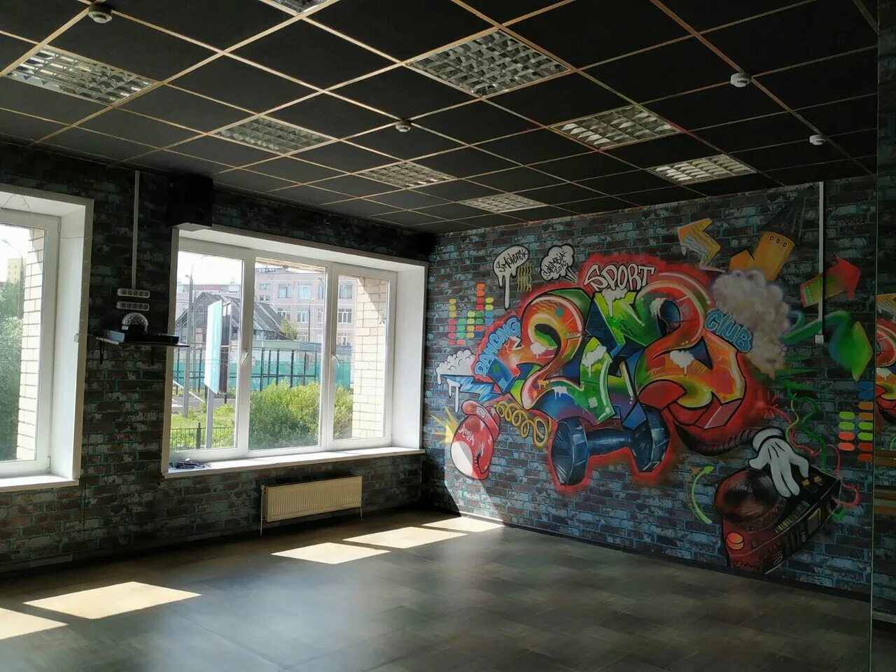 Смоленск улица рыленкова детский центр. Детский развивающий центр смоленск. Zebra детский развлекательный центр. Логопед детский фотосессия. Зебрик детская комната.