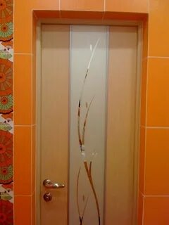 Двери ванной туалета стекла