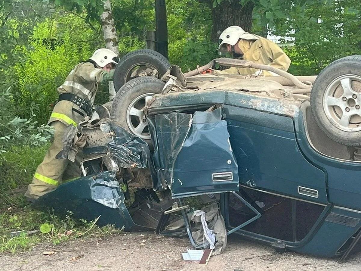 Чп новгородская область. Автомобиль. ДТП В Новгородской области.