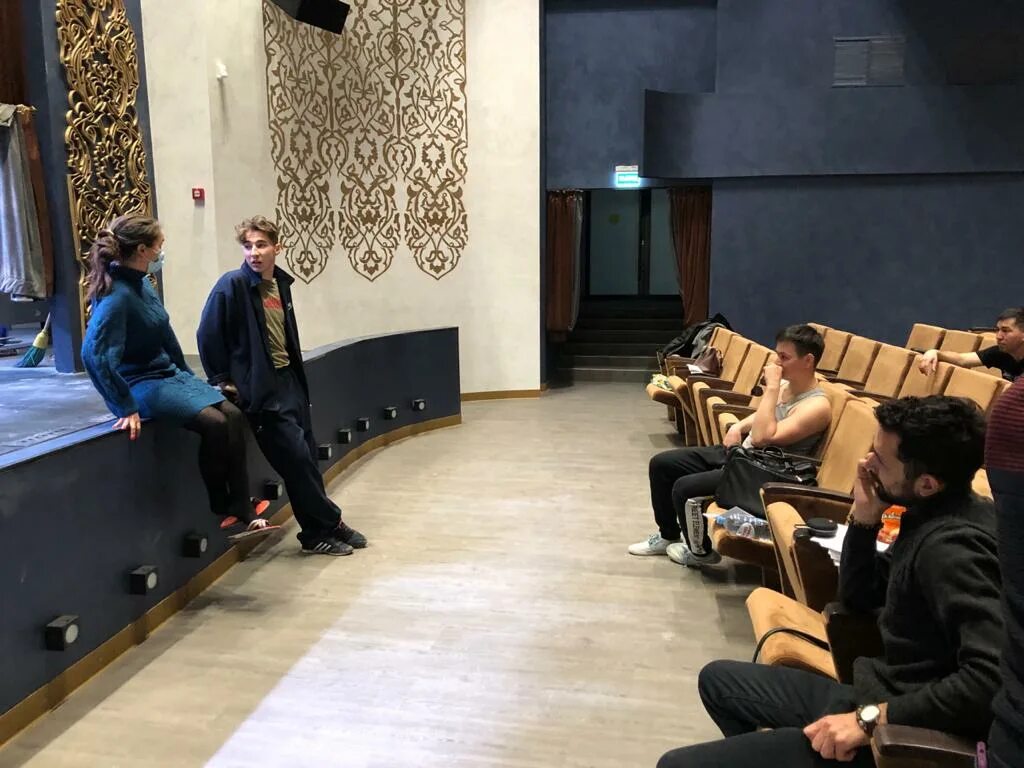 Татарский драматический театр набережные сайт челны. Татарский драматический театр набережные челны. татарский драматический театр набережные челны зал. тат драм театр набережные челны. новый татарский театр в набережных челнах.