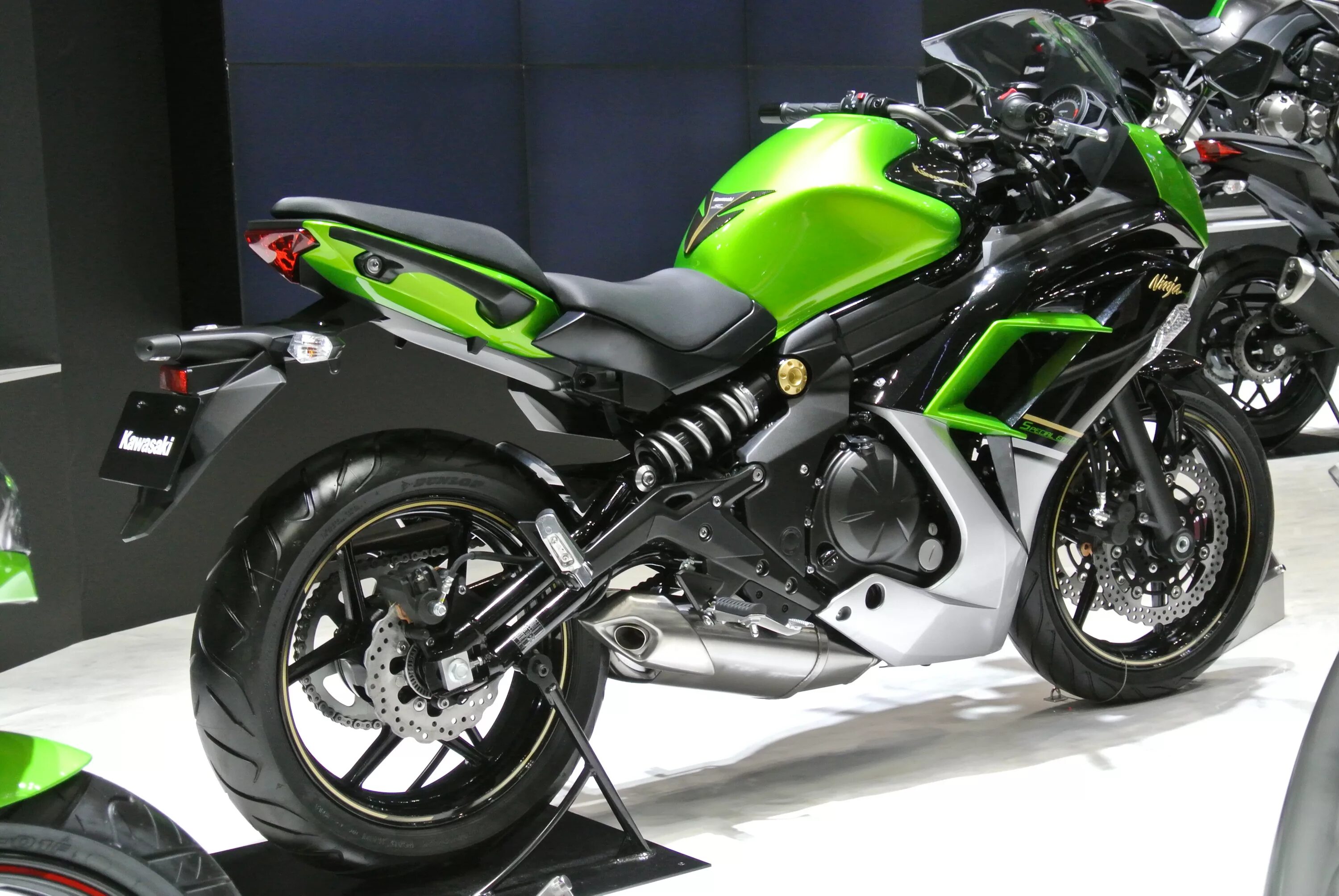 Kawasaki 400 купить. Kawasaki Ninja 400. Kawasaki Ninja 400 2014. Kawasaki Ninja 400r. Kawasaki Ninja 400r 2013.