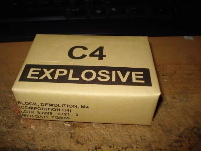 Пластиковая взрывчатка c4. С4 взрывное вещество. C-4 (взрывчатое вещество). Си 4 взрывное устройство.