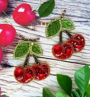 Вишенки из бисера