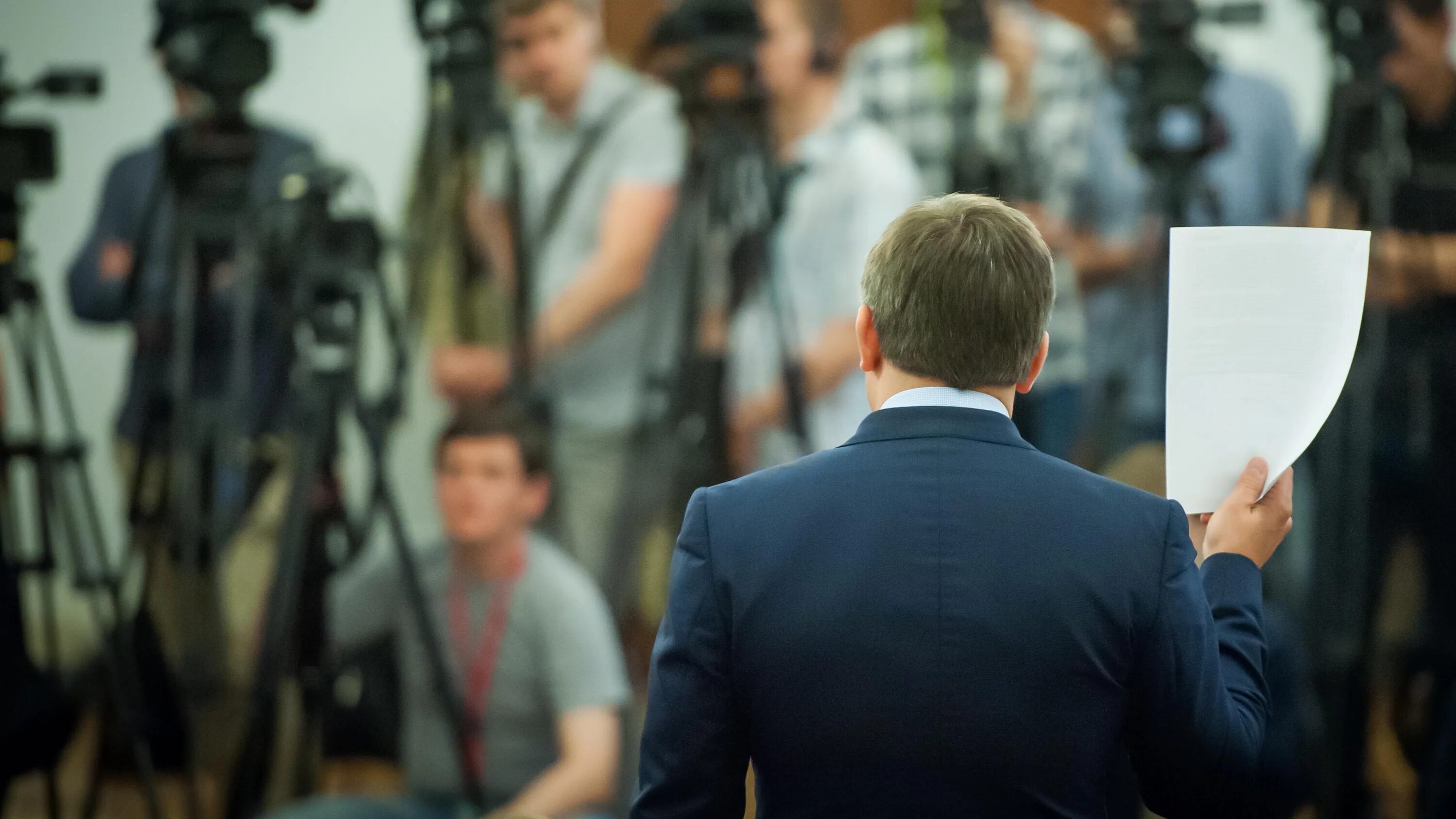 В свете событий происходящего. Конкурс для журналистов 13 метров. свет на мероприятии. реплики для журналиста. освещение событий в сми.