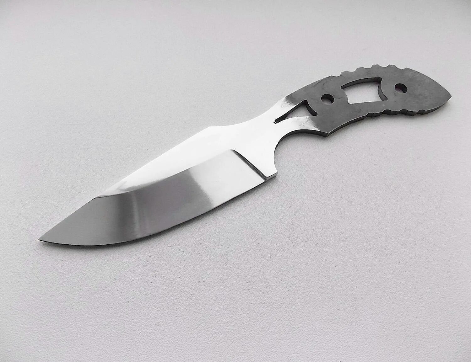 Клинок м 390. Клинки для ножей Bohler s390. Цельнометаллический нож. Клинки для ножей цельнометаллические.