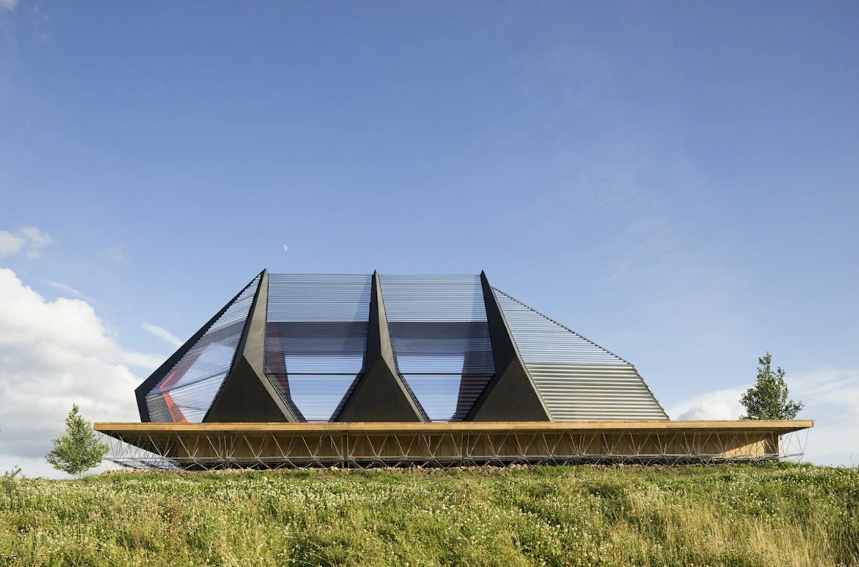 Сантьяго калатрава музей завтрашнего дня. Даниэль либескинд серпентайн. Нео футуризм в архитектуре. Современные остановочные павильоны. Выкса парк лебединка.