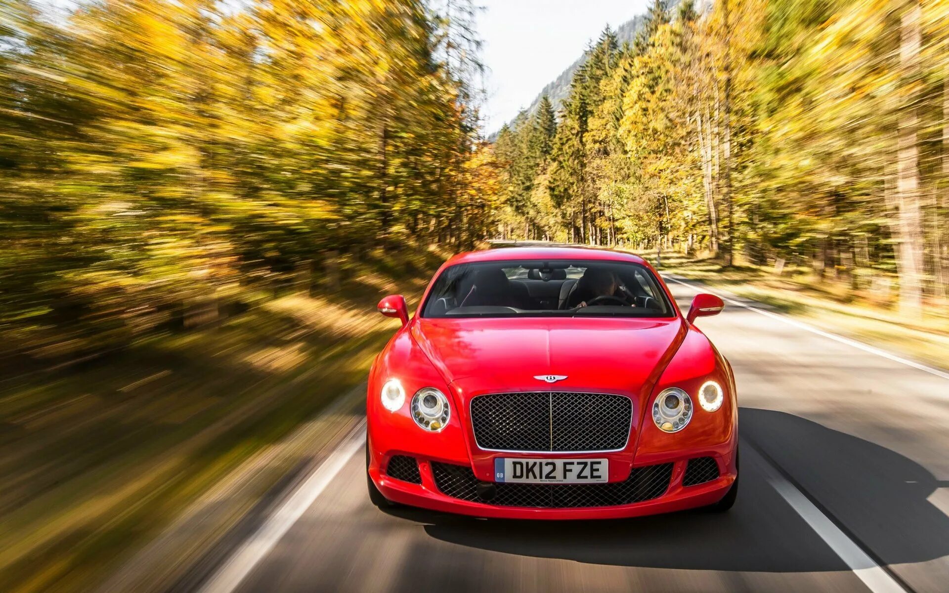 Красные машины фото. Бентли Континенталь gt красная. Bentley Continental gt красный. Bentley Continental gt II 1920-1080. Bentley Continental gt HD.