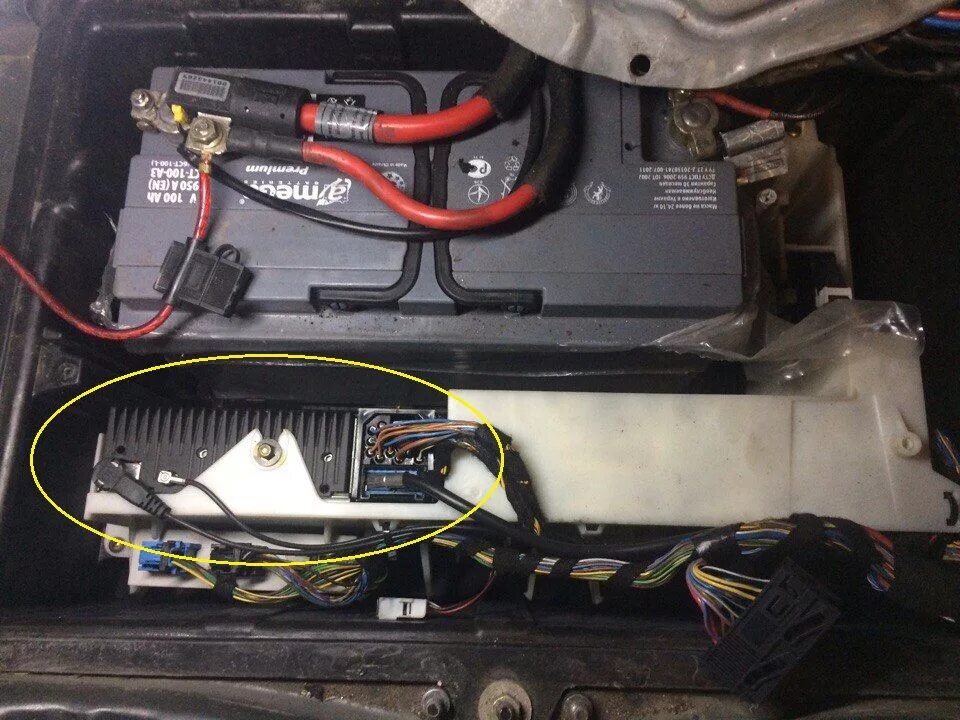 Блок стояночного тормоза бмв х5 е70. Кнопки руля bmw x5 e53. Блок x5 e53 предохранителей. Бмв х5 не работает. Бмв х5 не работает.