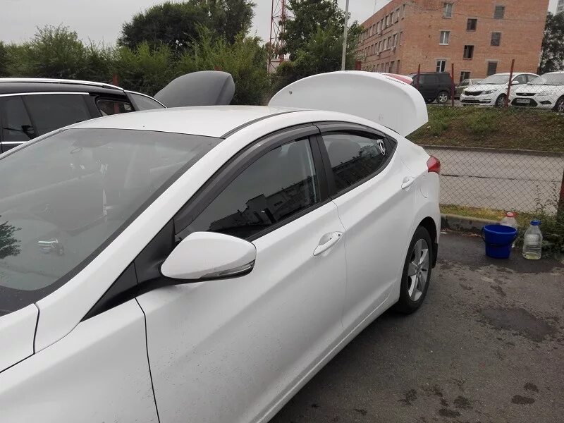 Elantra ad дефлекторы. Hyundai elantra 2011. Hyundai hyundai elantra 2006. Дефлекторы на i30 mobis. Elantra ad дефлекторы.