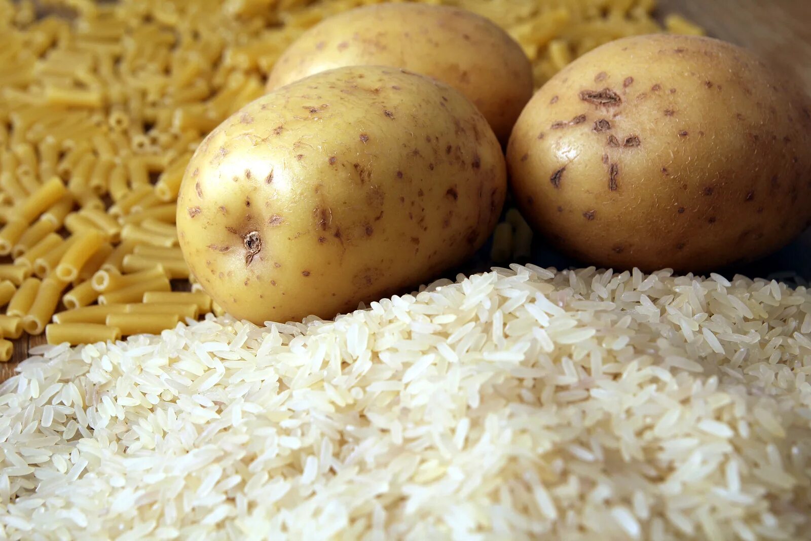 Rice potato. Рис и картофель. Рис с картошкой. Макароны рис картофель. Рис или картошка.
