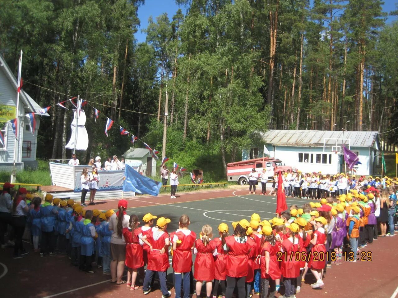 Дол ло. Лагерь Маяк в Ленинградской области. Детский оздоровительный лагерь Маяк Колосково. Детский лагерь Маяк Ленинградская область Вырица. Лагерь Маяк Сосново Колосково.