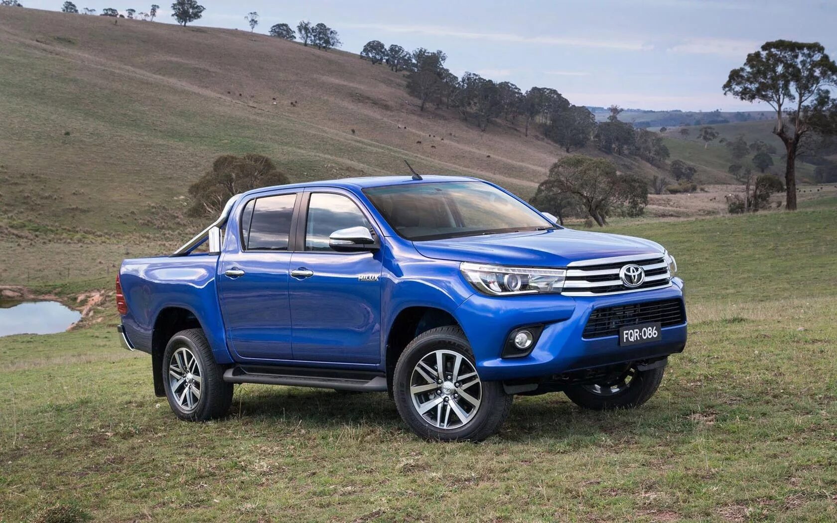 Toyota hilux пикап. Toyota Hilux 2015. Тойота Hilux 2015. Toyota Hilux 2015-2020. Toyota Hilux 2016.