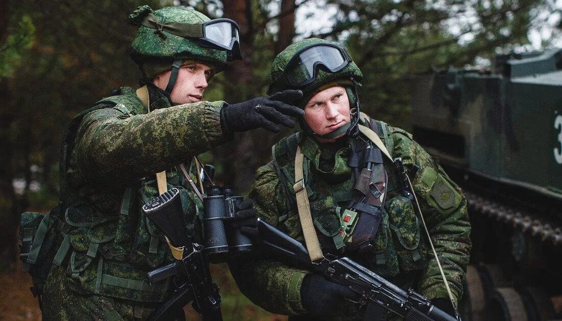 Солдат контрактник. Военная служба. Контрактники в Российской армии. Контрактная служба.