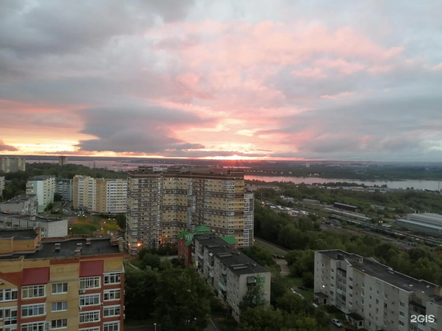 Микрорайон гайва пермь. Пермь гайва район. Пермь р н орджоникидзевский. Стелла орджоникидзевского района. Центр орджоникидзевского района пермь.